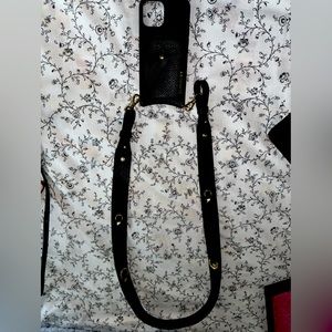 Bandolier cross body  set in black like new.